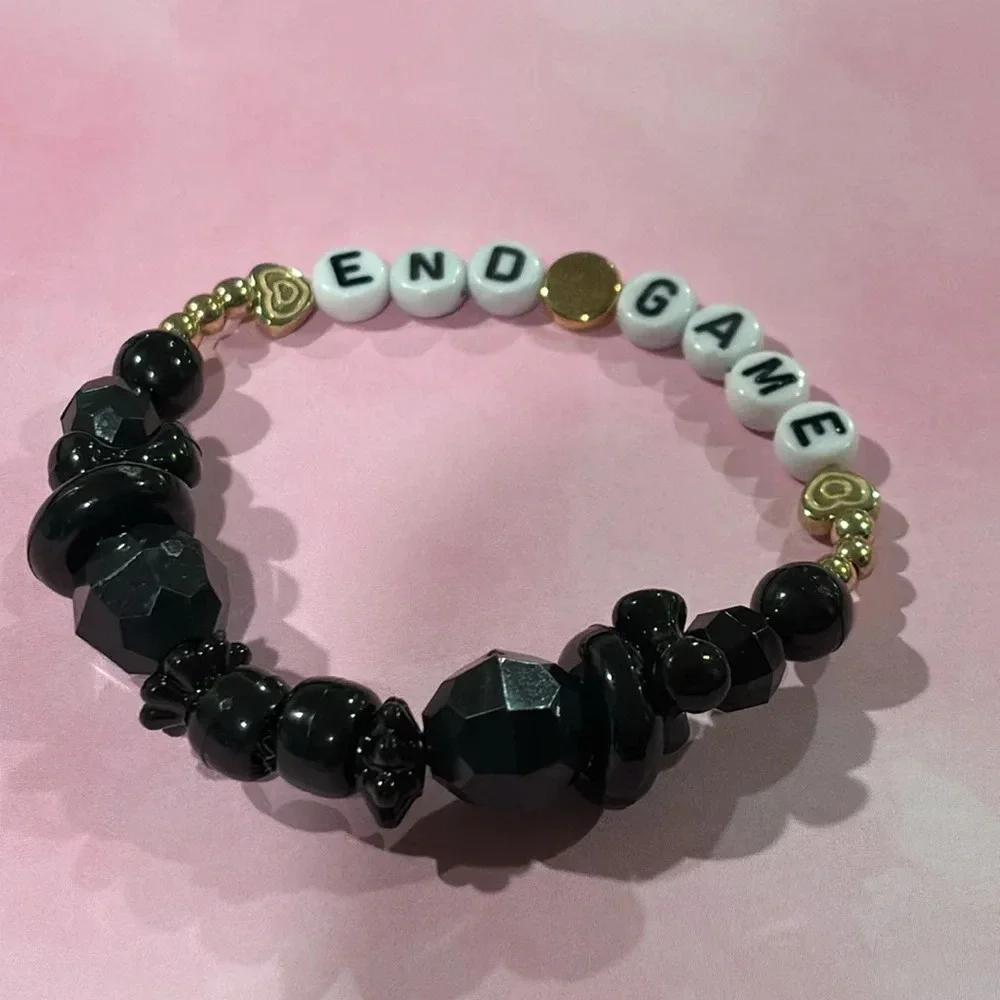 Taylor Swift Friendship Bracelet - Picture 2 of 3